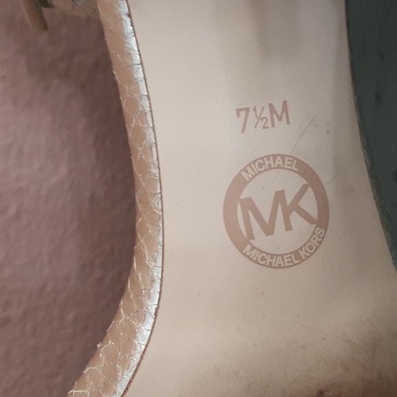 MICHAEL KORS HEELS SZ 7.5 M - Picture 6 of 7